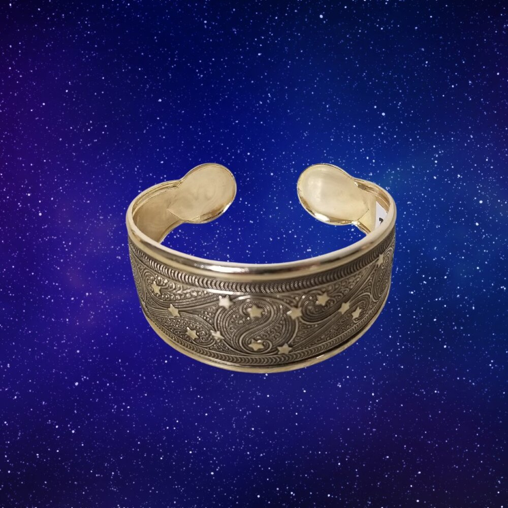 Vintage 1960s Metal Cuff Bracelet with Stars / Hippie Pattern - Picture 3 of 5
